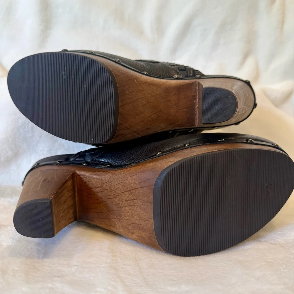 Earthies Black Leather Clogs with Braided Accent - Picture 10 of 12